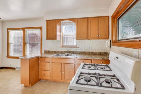 Tiny photo for 5546 S Nottingham Avenue, Chicago, IL 60638 (MLS # 12541550)