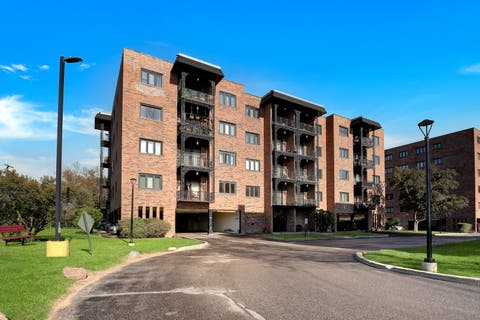 Tiny photo for 9335 LANDINGS Lane #307, Des Plaines, IL 60016 (MLS # 12643788)