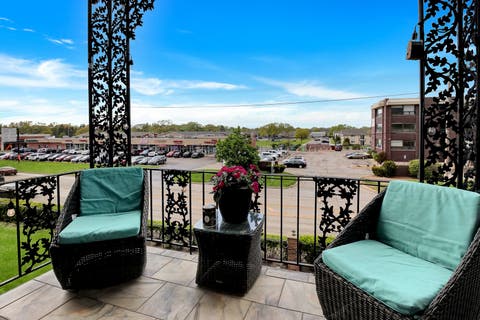 Tiny photo for 9335 LANDINGS Lane #307, Des Plaines, IL 60016 (MLS # 12643788)