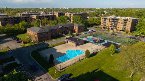 Tiny photo for 9335 LANDINGS Lane #307, Des Plaines, IL 60016 (MLS # 12643788)