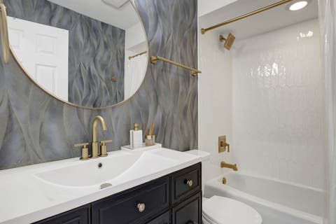Tiny photo for 9335 LANDINGS Lane #307, Des Plaines, IL 60016 (MLS # 12643788)