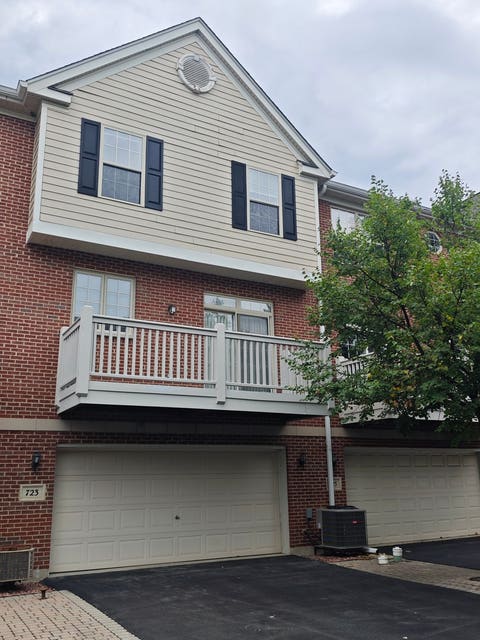 Tiny photo for 723 Prestwick Lane, Wheeling, IL 60090 (MLS # 12642089)