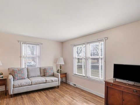 Tiny photo for 2536 W 102nd Place, Chicago, IL 60655 (MLS # 12573115)