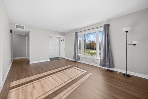 Tiny photo for 1320 Hassell Road, Hoffman Estates, IL 60169 (MLS # 12520363)