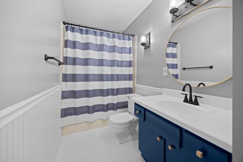 Tiny photo for 1320 Hassell Road, Hoffman Estates, IL 60169 (MLS # 12520363)