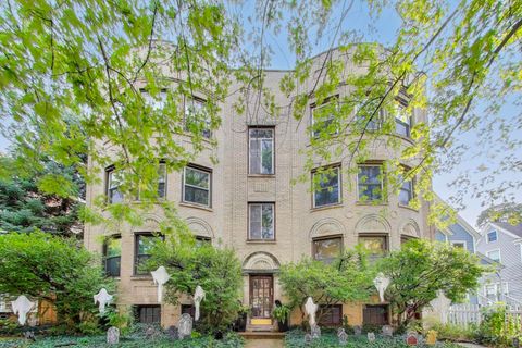 Photo of 6737 N Greenview Avenue #2S, Chicago, IL 60626 (MLS # 12500418)