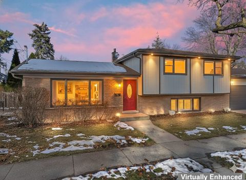 Tiny photo for 700 Florence Drive, Park Ridge, IL 60068 (MLS # 12535072)