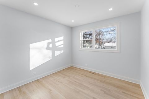 Tiny photo for 700 Florence Drive, Park Ridge, IL 60068 (MLS # 12535072)