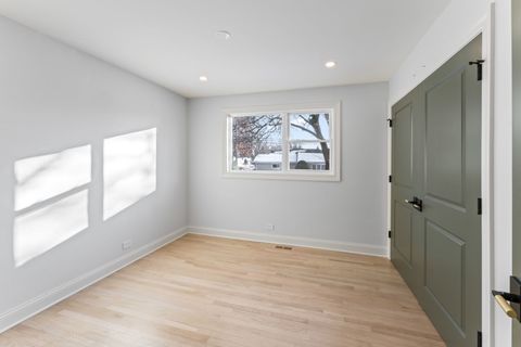 Tiny photo for 700 Florence Drive, Park Ridge, IL 60068 (MLS # 12535072)