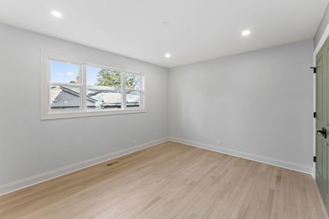 Tiny photo for 700 Florence Drive, Park Ridge, IL 60068 (MLS # 12535072)