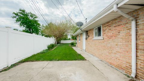 Tiny photo for 7945 Mobile Avenue, Burbank, IL 60459 (MLS # 12618068)