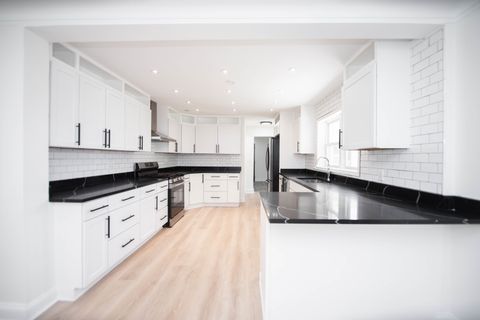 Tiny photo for 7945 Mobile Avenue, Burbank, IL 60459 (MLS # 12618068)