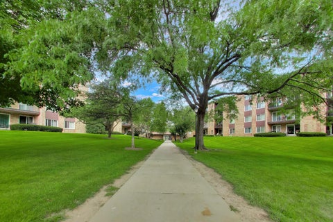 Tiny photo for 1101 S Hunt Club Drive #204, Mount Prospect, IL 60056 (MLS # 12741911)