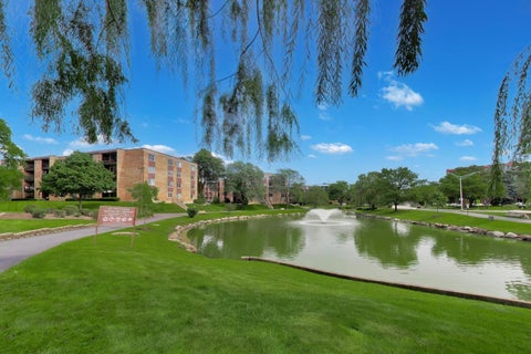 Tiny photo for 1101 S Hunt Club Drive #204, Mount Prospect, IL 60056 (MLS # 12741911)