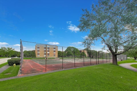 Tiny photo for 1101 S Hunt Club Drive #204, Mount Prospect, IL 60056 (MLS # 12741911)