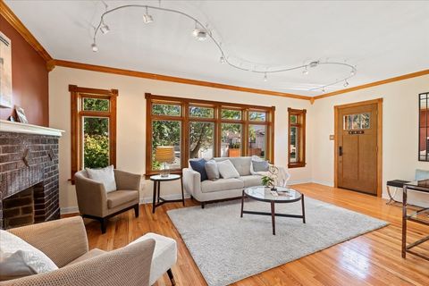 Tiny photo for 3614 N HAMLIN Avenue, Chicago, IL 60618 (MLS # 12484340)