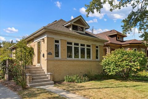 Photo of 3614 N HAMLIN Avenue, Chicago, IL 60618 (MLS # 12484340)