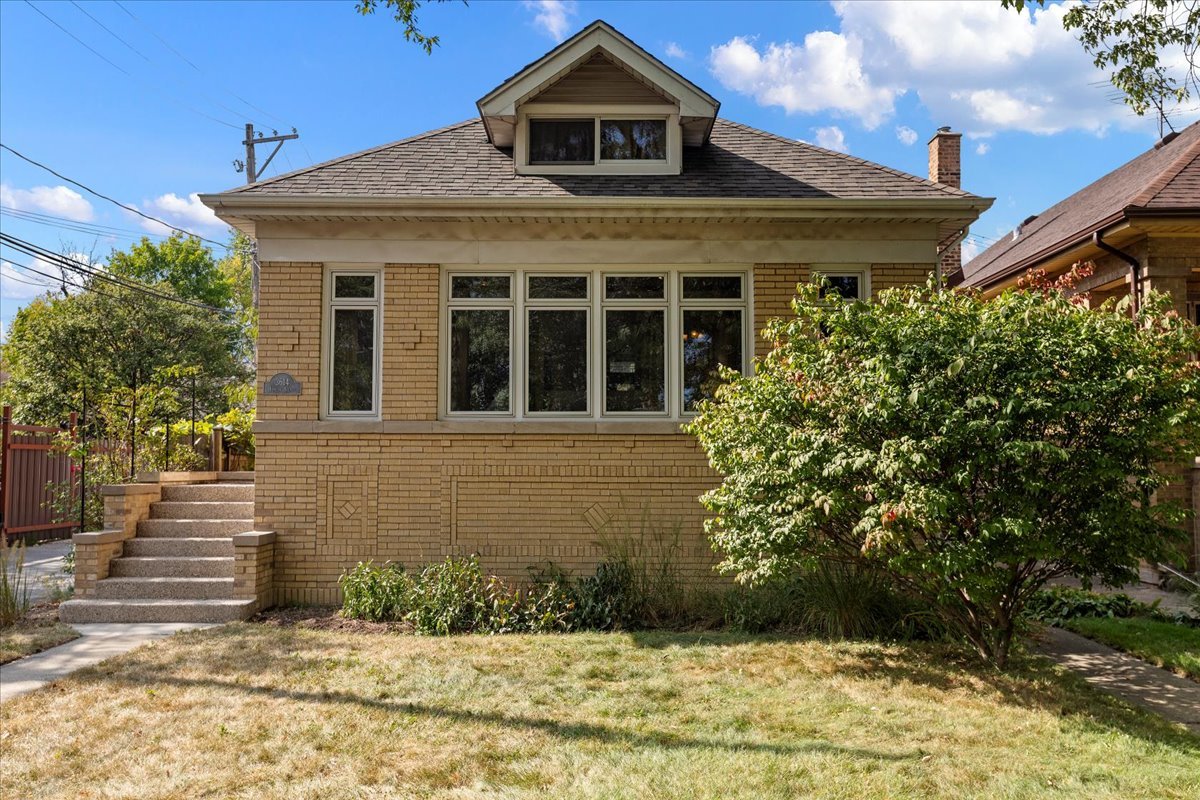 3614 N HAMLIN Avenue