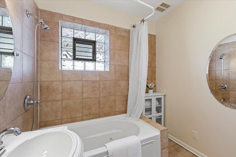 Tiny photo for 3614 N HAMLIN Avenue, Chicago, IL 60618 (MLS # 12484340)