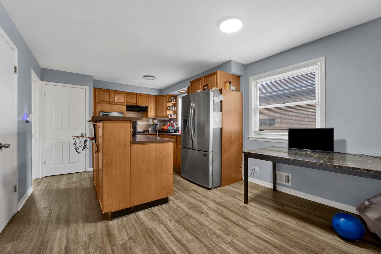 25 E 121ST Street