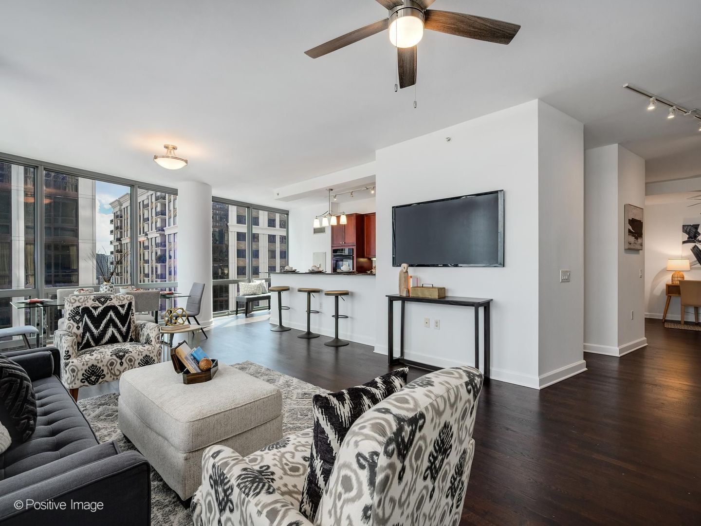 1235 S Prairie Avenue 1404