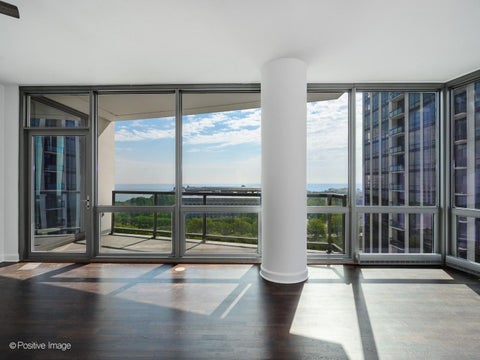 Tiny photo for 1235 S Prairie Avenue #1404, Chicago, IL 60605 (MLS # 12745670)