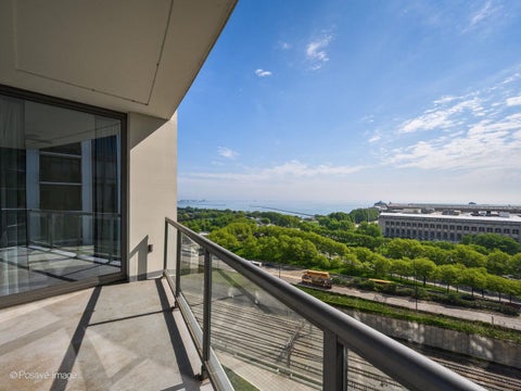 Tiny photo for 1235 S Prairie Avenue #1404, Chicago, IL 60605 (MLS # 12745670)