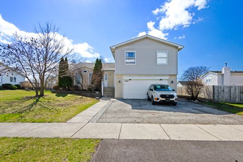 Photo of 649 Hiawatha Drive, Carol Stream, IL 60188 (MLS # 12618549)