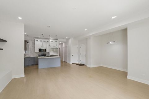 Tiny photo for 4528 S King Drive #2, Chicago, IL 60653 (MLS # 12676076)
