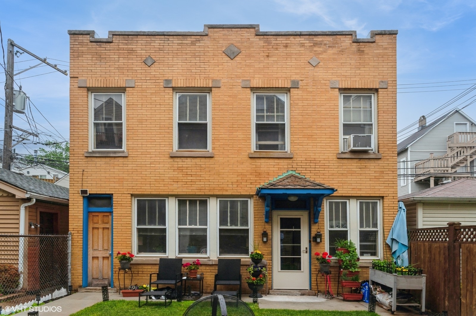 1328 W Nelson Street