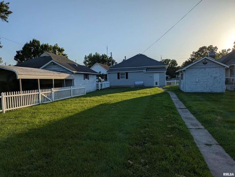 Tiny photo for 1205 Burgess Avenue, JohnstonCy, IL 62951 (MLS # EB458483)