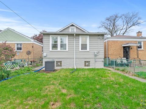 Tiny photo for 3734 Lombard Avenue, Berwyn, IL 60402 (MLS # 12597123)