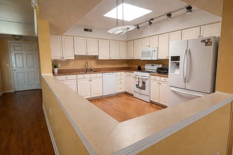 Tiny photo for 7081 W Touhy Avenue #606, Niles, IL 60714 (MLS # 12604395)