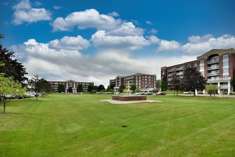 Tiny photo for 7081 W Touhy Avenue #606, Niles, IL 60714 (MLS # 12604395)