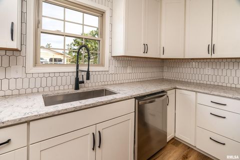 Tiny photo for 12852 Quarter Horse Road, Marion, IL 62959 (MLS # QC4266930)