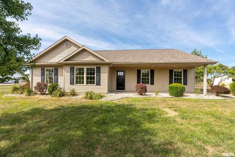 Photo of 12852 Quarter Horse Road, Marion, IL 62959 (MLS # QC4266930)