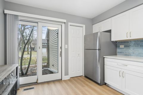 Tiny photo for 927 Hidden Lake Drive #0, Buffalo Grove, IL 60089 (MLS # 12615256)