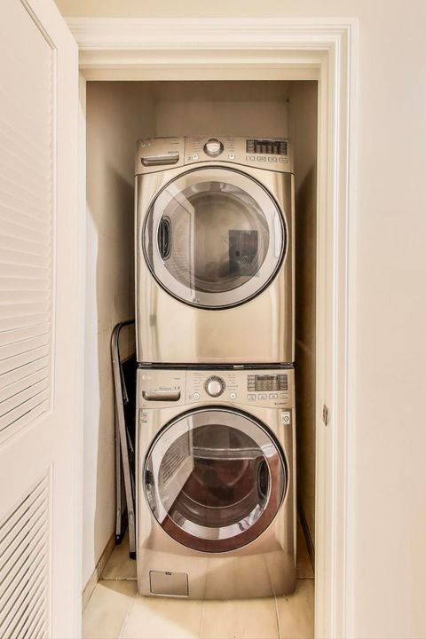 Tiny photo for 1455 W Thomas Street #2E, Chicago, IL 60642 (MLS # 12484897)