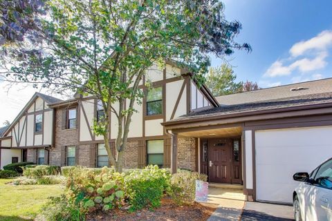 Photo of 368 Southbury Court #D2, Schaumburg, IL 60193 (MLS # 12492537)