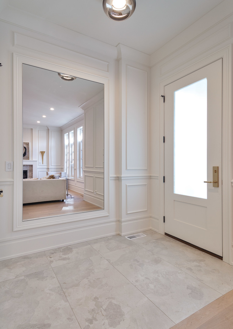 3723 N Oakley Avenue