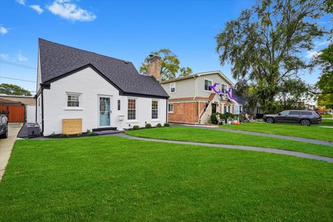 Tiny photo for 1811 N 72nd Court, Elmwood Park, IL 60707 (MLS # 12509177)