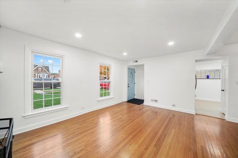 Tiny photo for 1811 N 72nd Court, Elmwood Park, IL 60707 (MLS # 12509177)