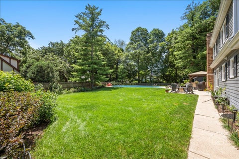 Tiny photo for 1553 Allen Lane, St. Charles, IL 60174 (MLS # 12684075)