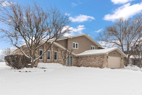 Photo of 17421 Highwood Drive, Orland Park, IL 60467 (MLS # 12526451)