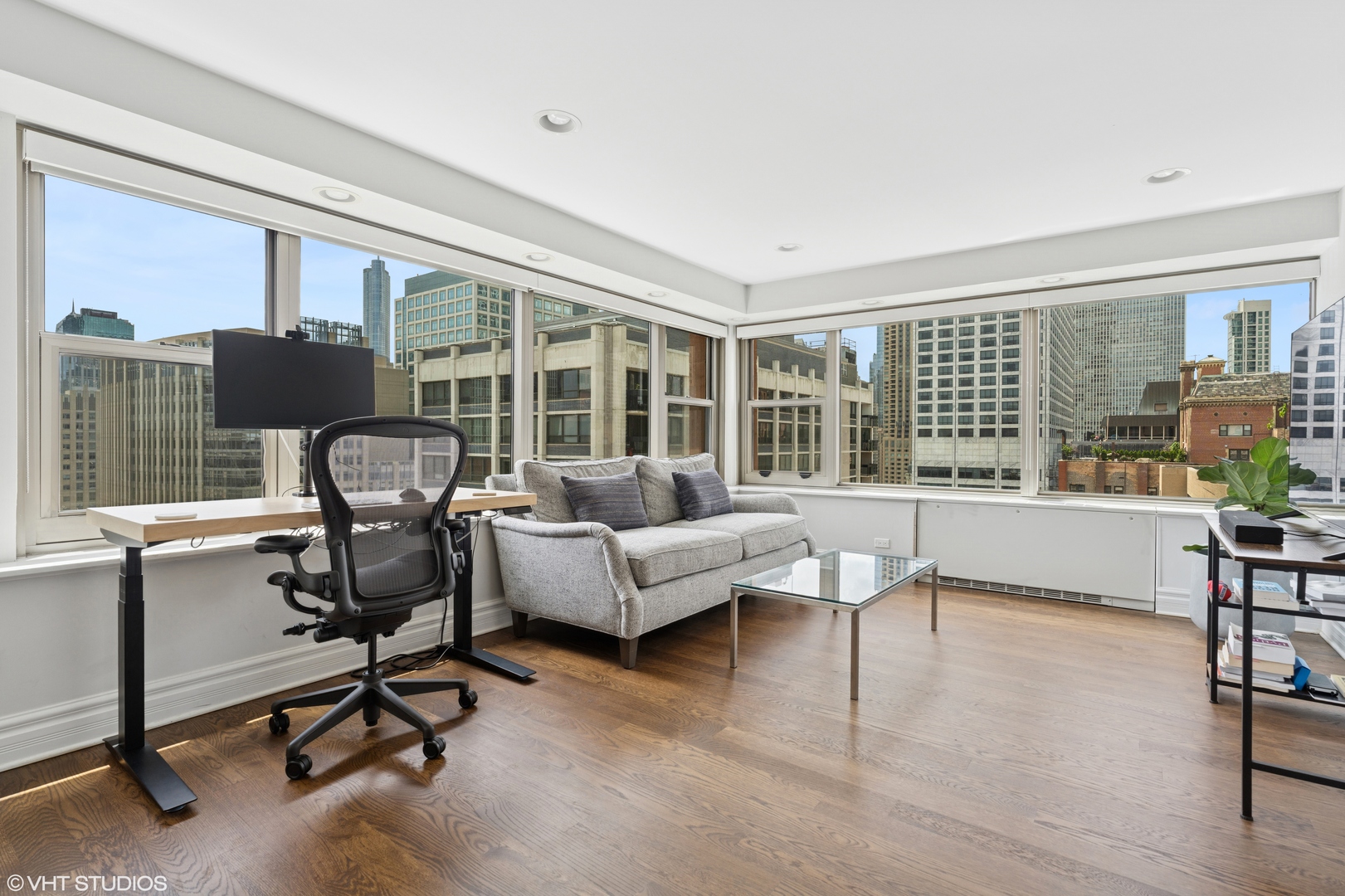 247 E Chestnut Street 2504