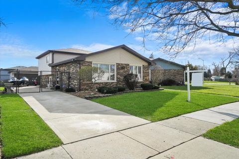 Photo of 12820 S Blossom Drive, Alsip, IL 60803 (MLS # 12629445)