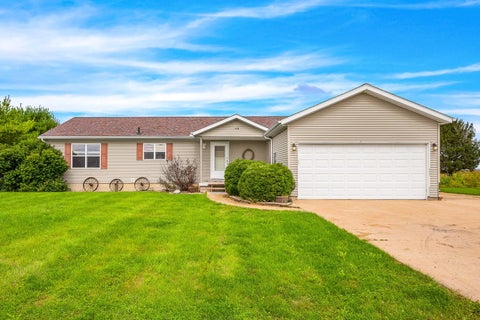 Photo of 108 W Ririe Place, Flanagan, IL 61740 (MLS # 12690895)