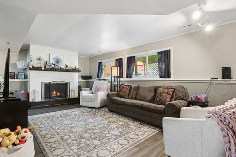 Tiny photo for 930 Camelot Drive, Crystal Lake, IL 60014 (MLS # 12661992)