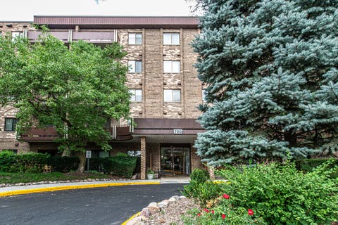 Photo of 700 Wellington Avenue #409, Elk Grove Village, IL 60007 (MLS # 12730097)
