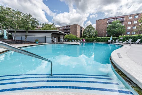 Tiny photo for 700 Wellington Avenue #409, Elk Grove Village, IL 60007 (MLS # 12730097)